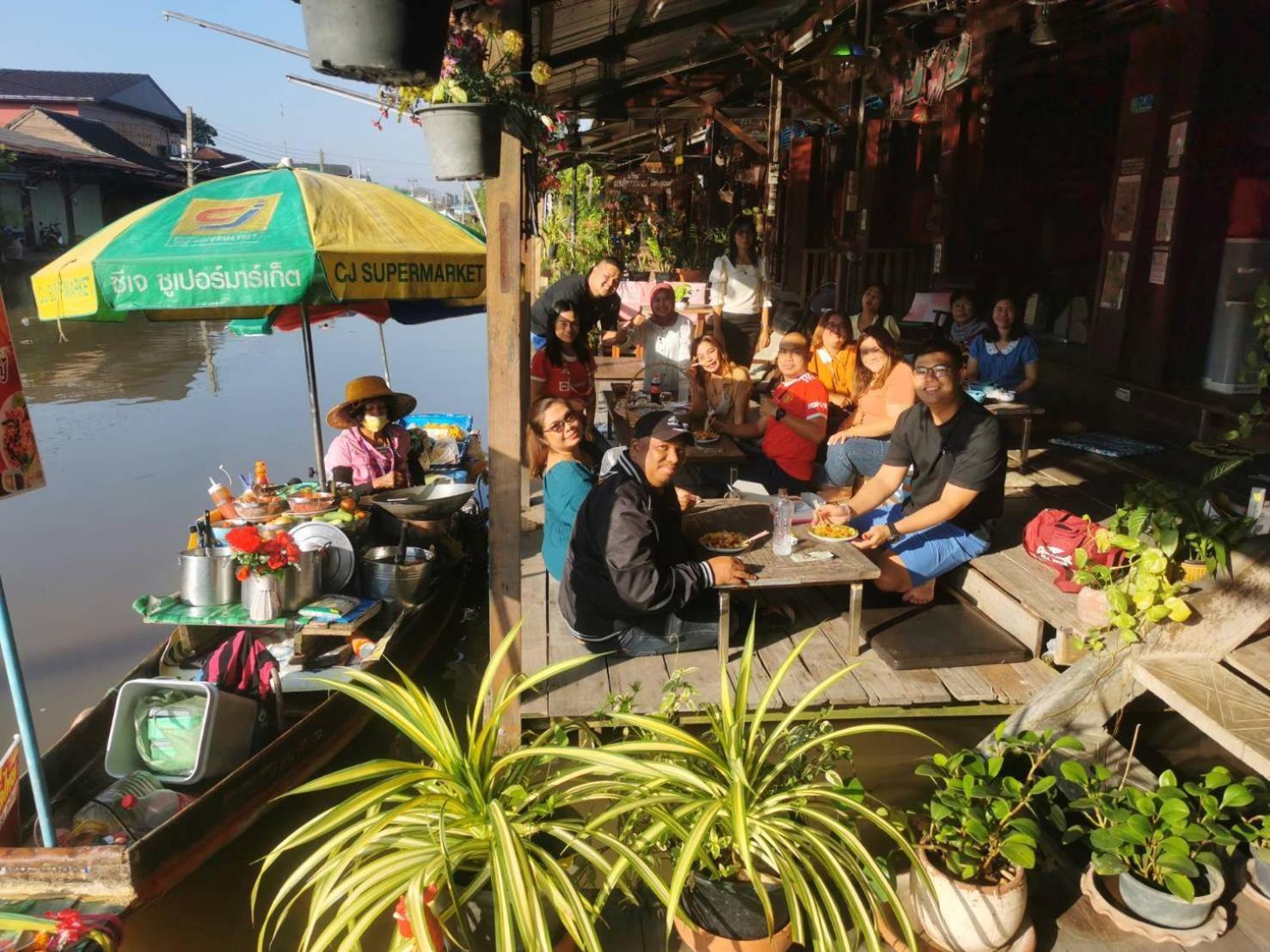 Apartament Ban Mae Arom Amphawa Zewnętrze zdjęcie